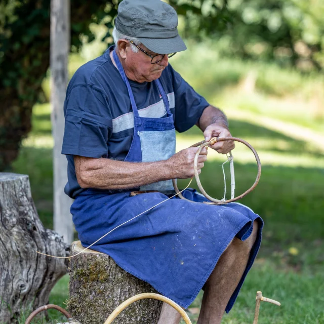 Fabrication vannerie au Parcot