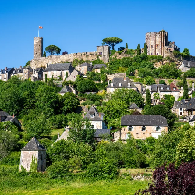 Turenne, sur le GRP du Midi Corrézien, est classé parmi les plus beaux villages de France.