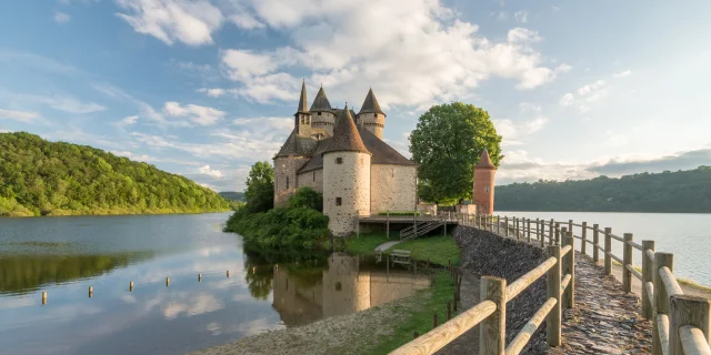 Patrimoine Bati Chateau De Val Lanobre 2016 Josselin Mathiaud.jpg 1920px