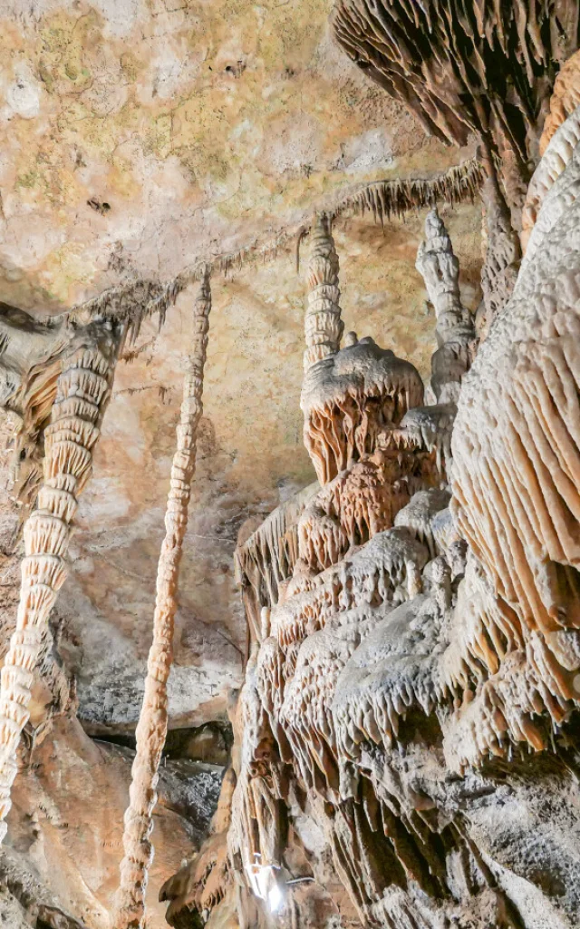 Concretions Grottes De Presque Melanie Petit.jpg 1200px 1