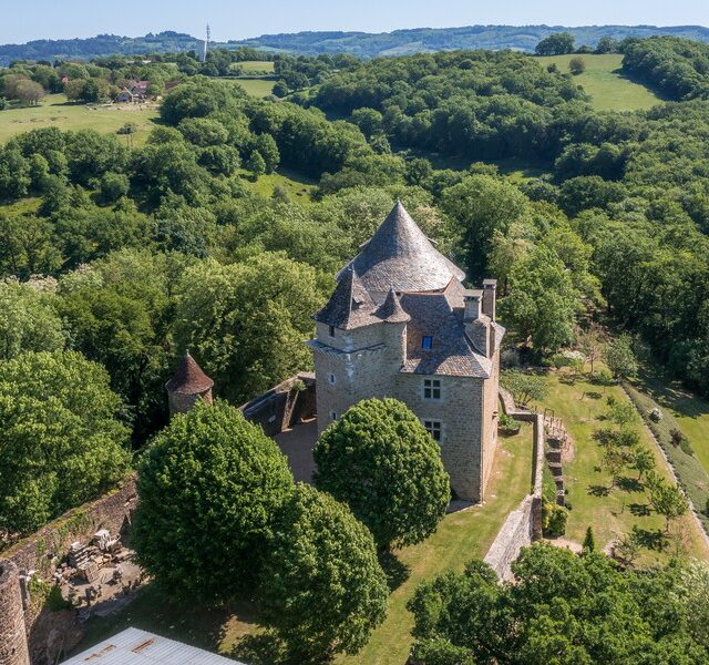 Vue aérienne du Château de Saignes