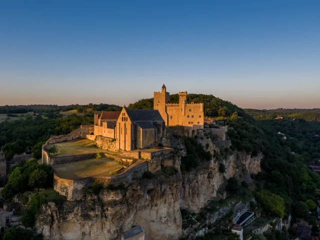 436 Chateau De Beynac Sur Promontoire Declicdecolle