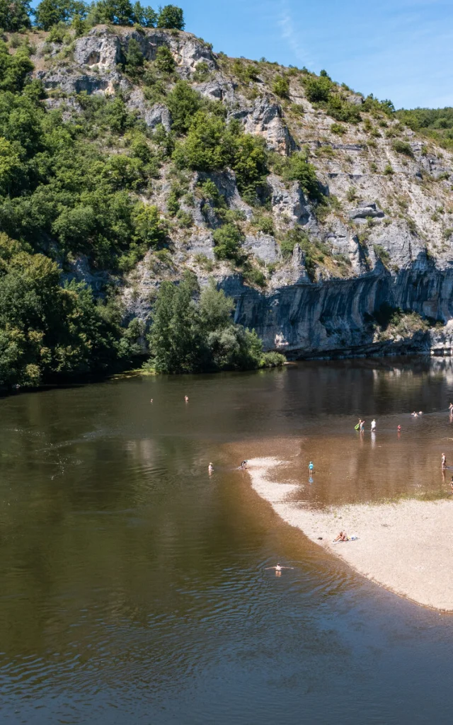 Plage de la Bourgnette à Lacave